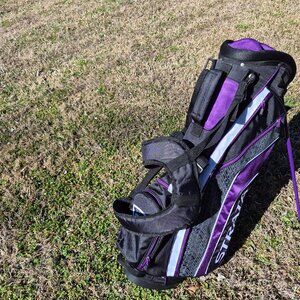 PURPLE AND BLACK CALLAWAY STRATA GOLF STAND BAG